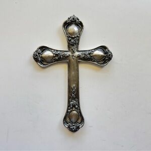 Metal Decorative Cross UDC 2002 Rose Engraved Silver Tone Crucifix